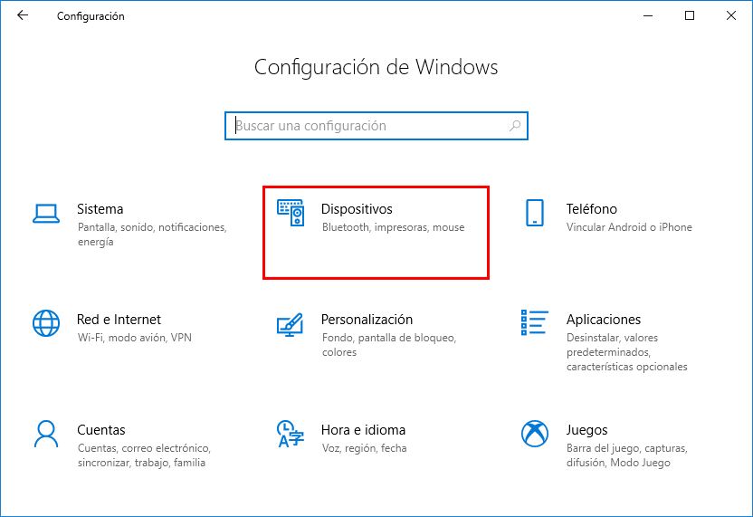 Seleccionar Dispositivos en el panel de Configuración de Windows 10